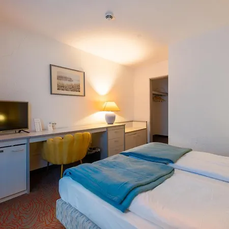 호텔 Hessenland Innenstadt By Awesome 3*